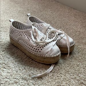 White platform sandal